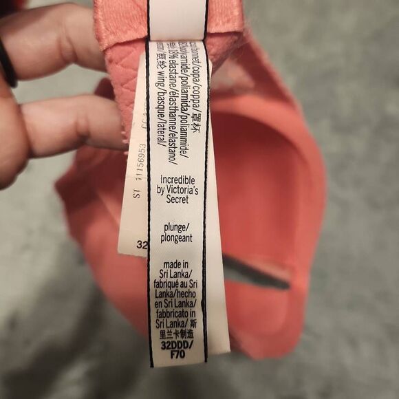 NWT Victoria’s Secret Incredible Pink Plunge Lace Overlay Bra 32DDD - Picture 4 of 5